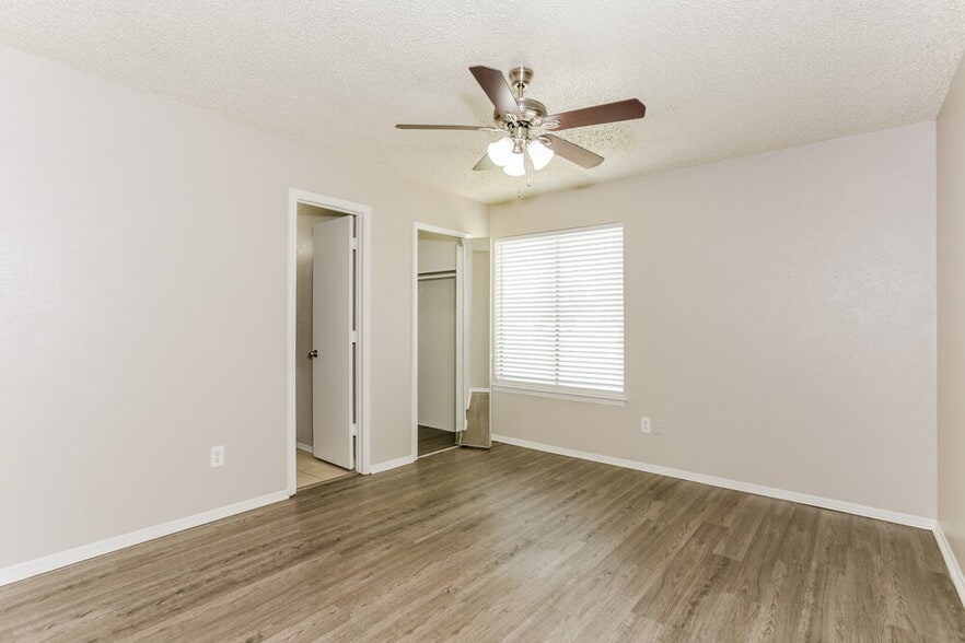 Building Photo - 2505 Crown Cir