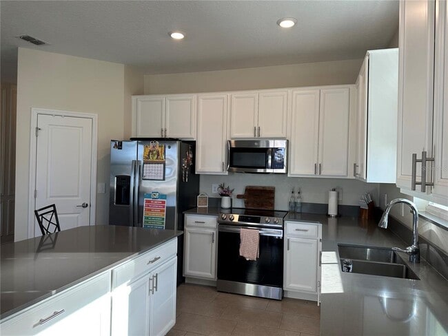 Building Photo - 751 Staffora St