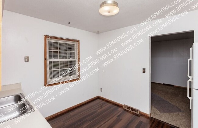 Building Photo - 217 Loomis Ave