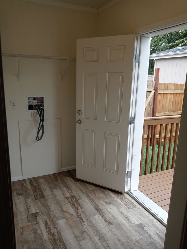 Building Photo - 3bd/2 bath Mobile Home Available now!