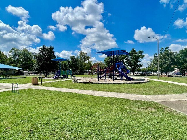 Building Photo - 101/103 Lockhart St.