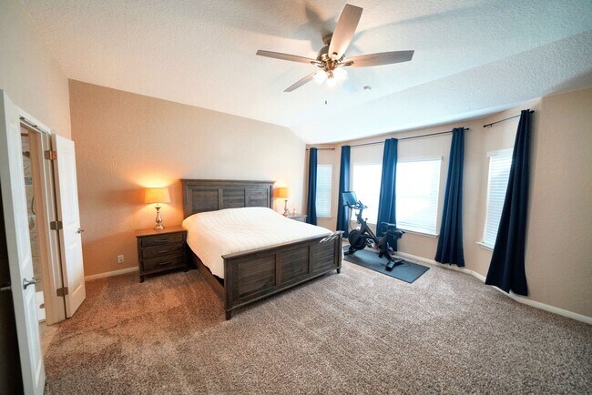 Building Photo - Executive 5-Bedroom Home in Coveted Crossvine Subdivision - Realtor Commission: $750