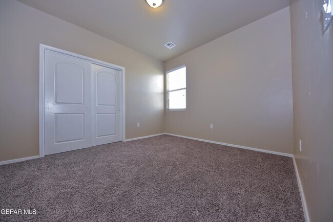 Building Photo - 270 Silver Hill