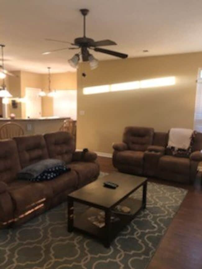 Building Photo - Renovated 4 Bedroom 2.5 Bath Home for Rent!