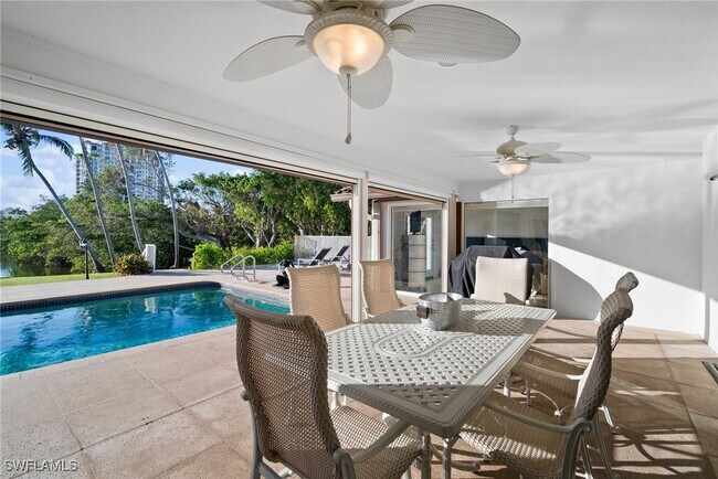 Building Photo - 319 Pirates Bight