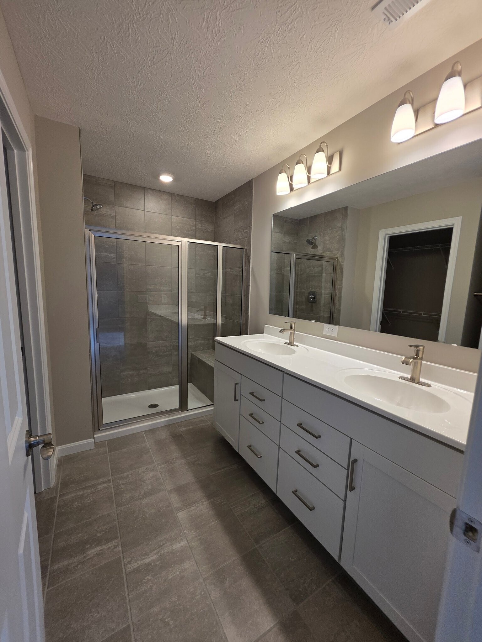 Building Photo - 7235 Grandway Dr