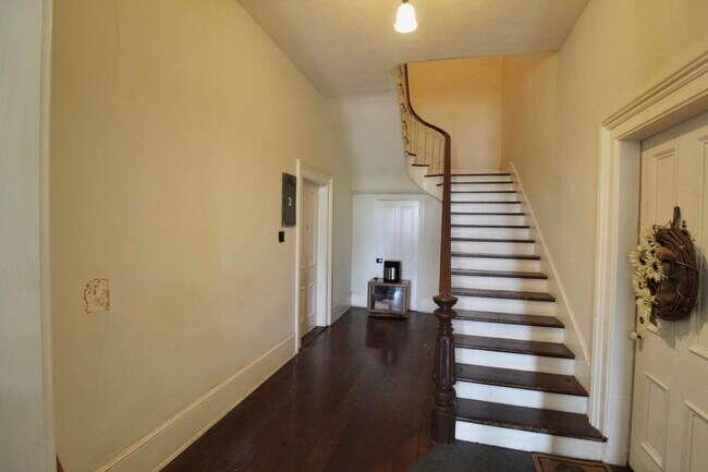 Building Photo - 317 Park Ave