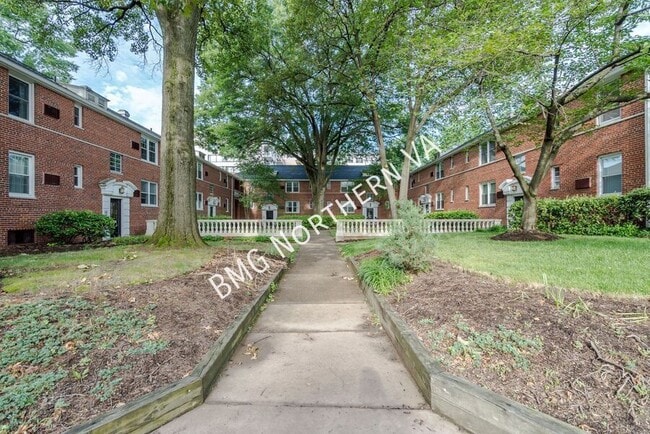 Building Photo - 108 N George Mason Dr