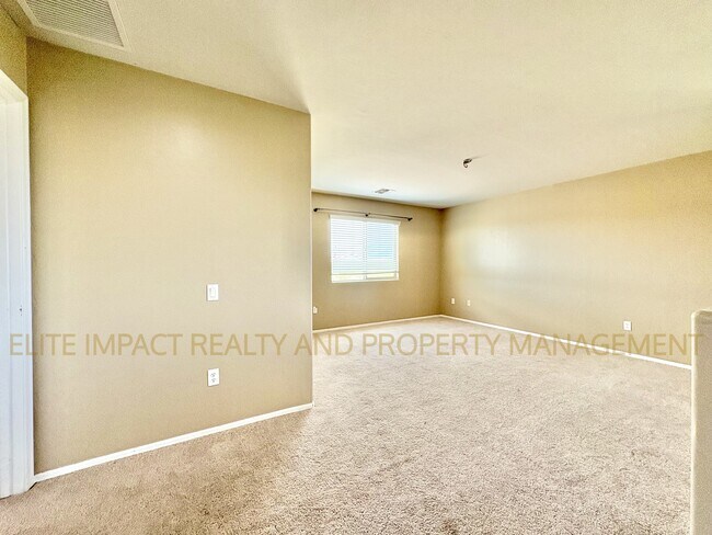 Building Photo - 6004 S Meadow Breeze Dr