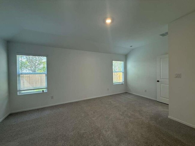 Building Photo - 623 Sormonne Lp