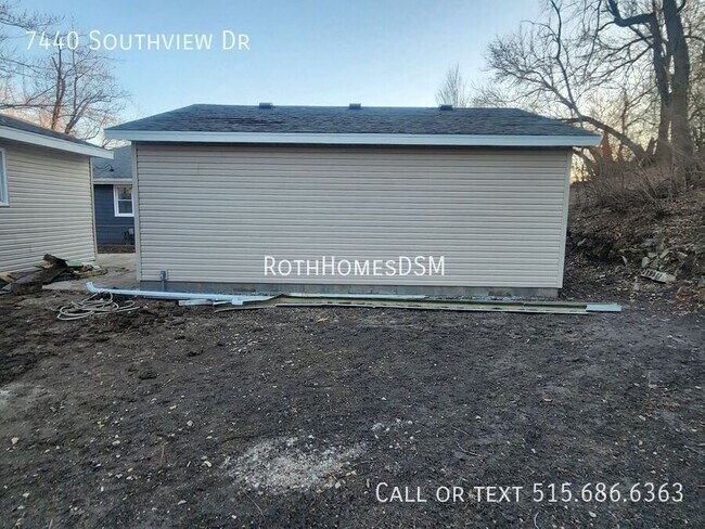 Building Photo - 7440 Southview Dr