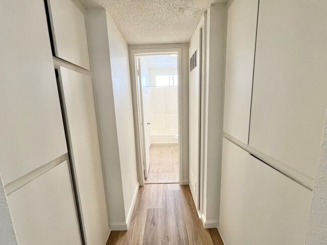 Building Photo - Beautiful First floor 3 bedroom Rose Park ...