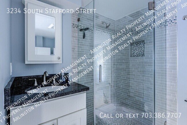 Building Photo - 3234 S Stafford St