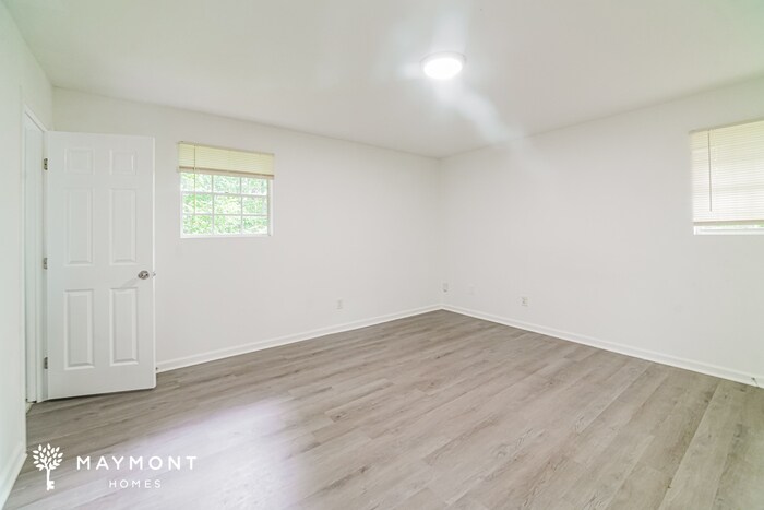 Building Photo - 5000 Old Briar Trail