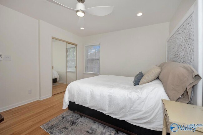 Building Photo - 1610 Chapman Ave NE