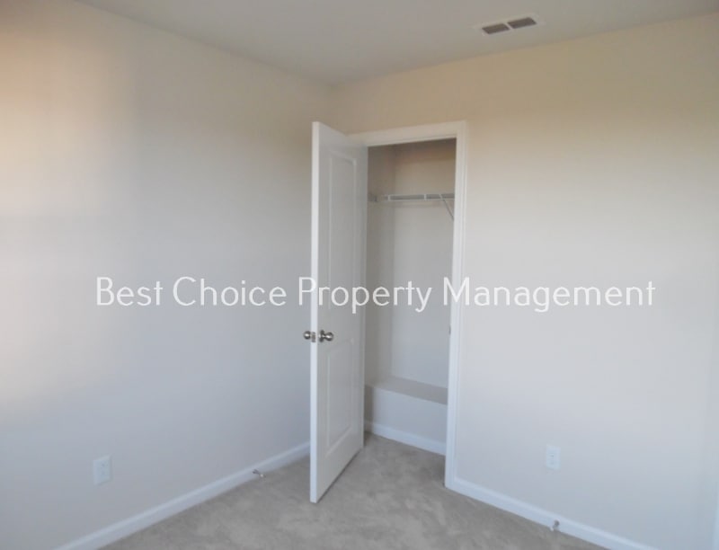 Building Photo - 404 Brookshade Way