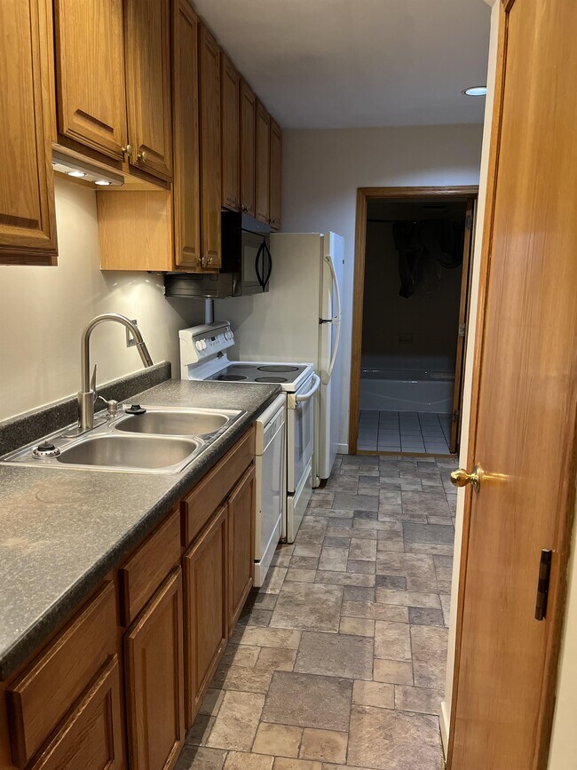 Building Photo - 1227 S State St