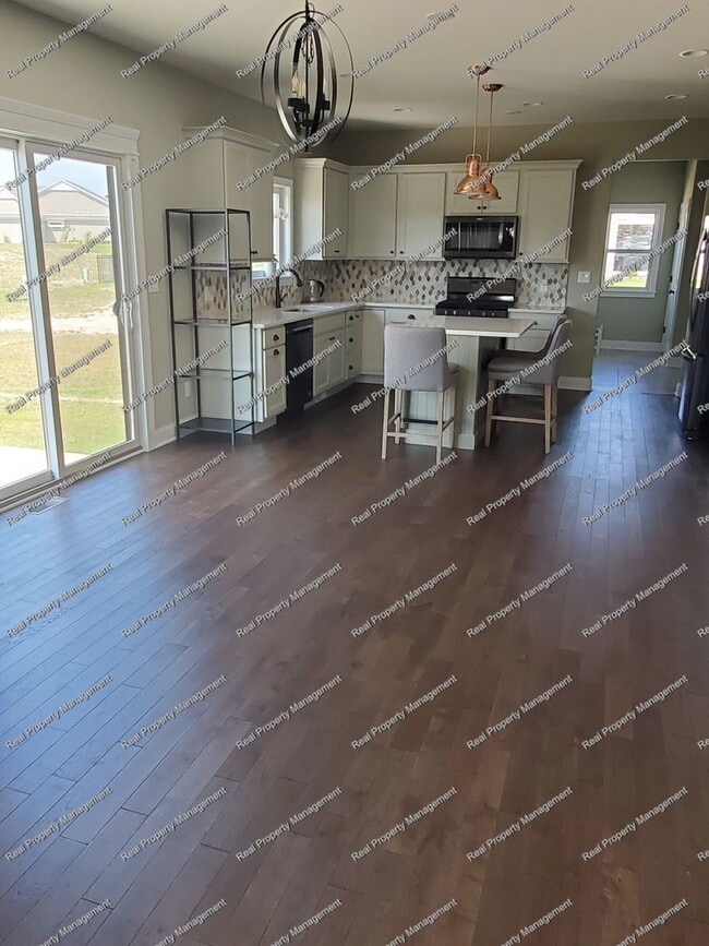 Building Photo - Gorgeous Custom Built Dyer 4 Bedroom
