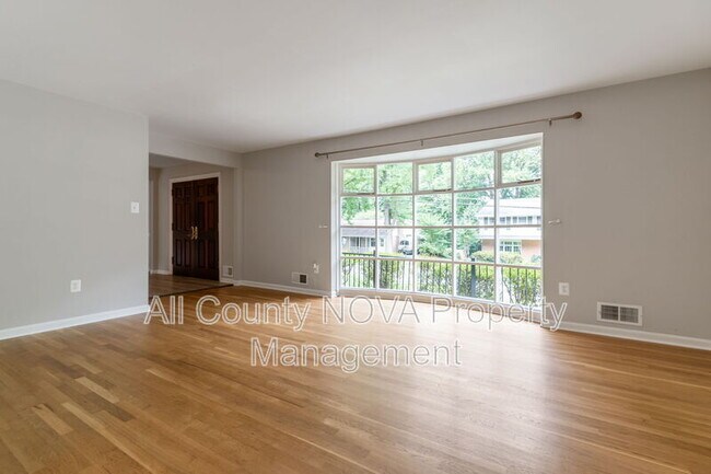 Building Photo - 4126 Lenox Dr