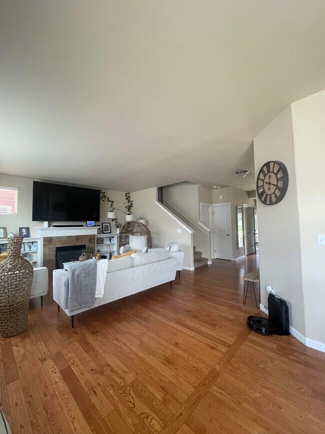 Building Photo - 1616 Farina Lp SE