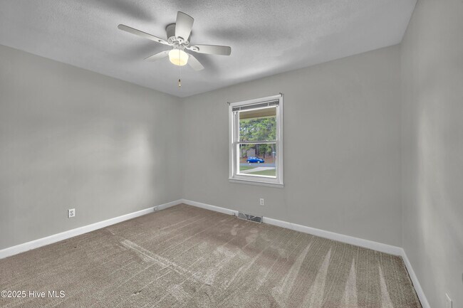 Building Photo - 313 Monterey Dr