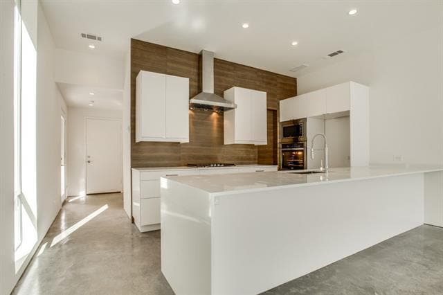 Building Photo - 5801 Bryan Pkwy