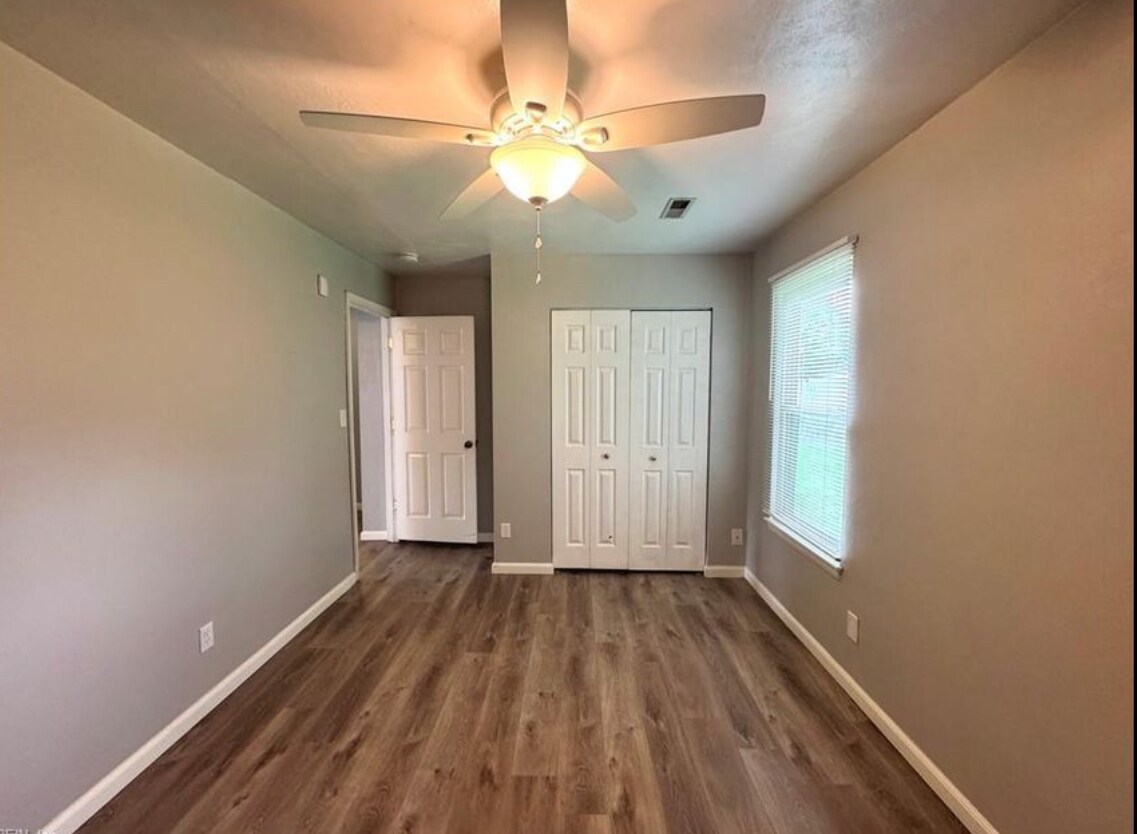 Building Photo - 3836 Clearwood Ct