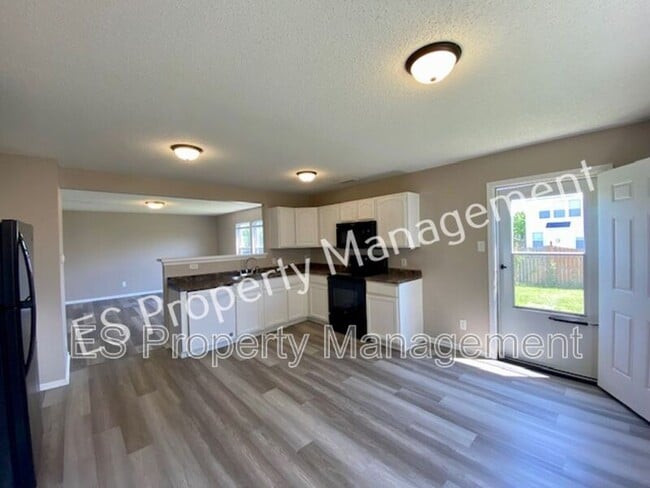 Building Photo - 8415 Ash Grove Dr