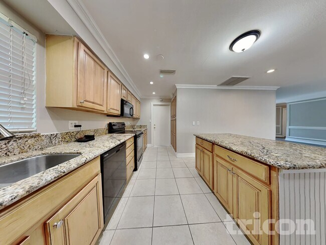 Building Photo - 331 Mendez Dr