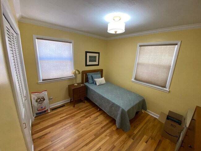 Building Photo - 4049 Taylor Ave