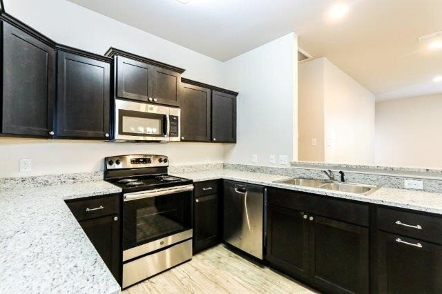 Building Photo - 6, 9 or 12 month Lease! Cooper Schools/ So...