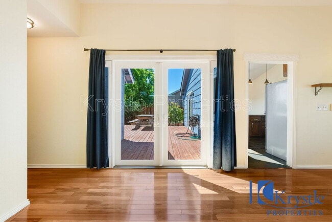 Building Photo - 530 N Regatta Dr