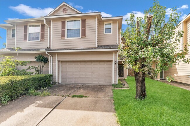 Building Photo - 16007 Sandy Path Ln