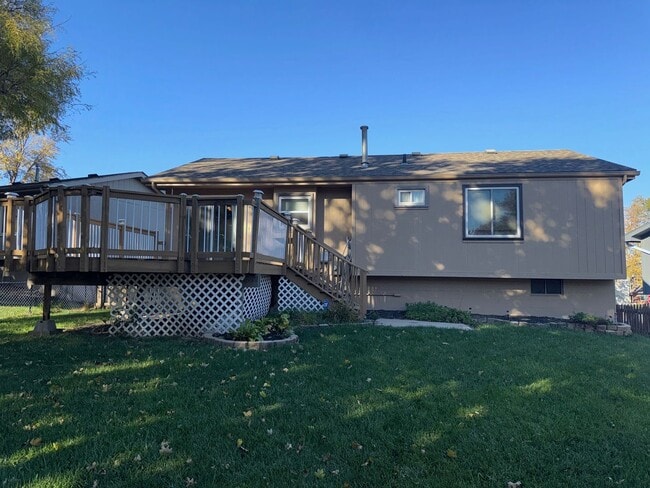 Building Photo - Updated 3-Bedroom Home Near Standing Bear Lake