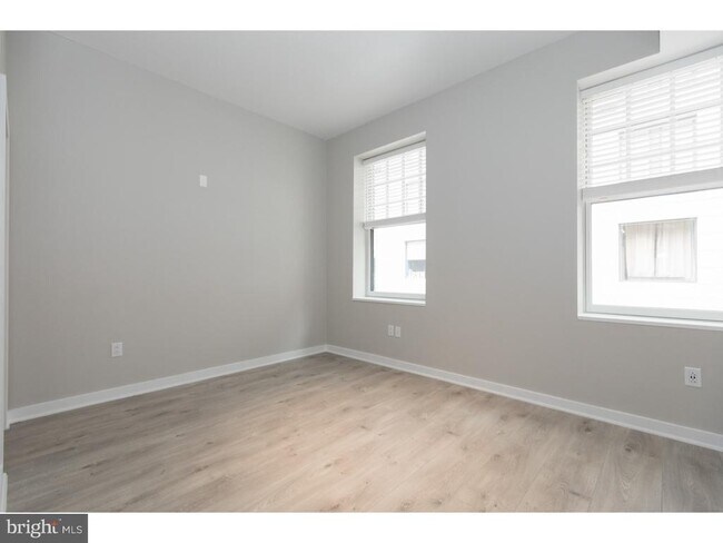 Building Photo - 1602 Sansom St
