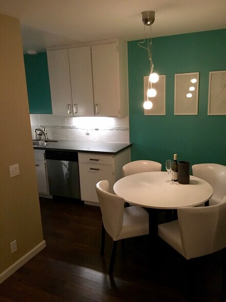 Building Photo - 4015 Porte La Paz