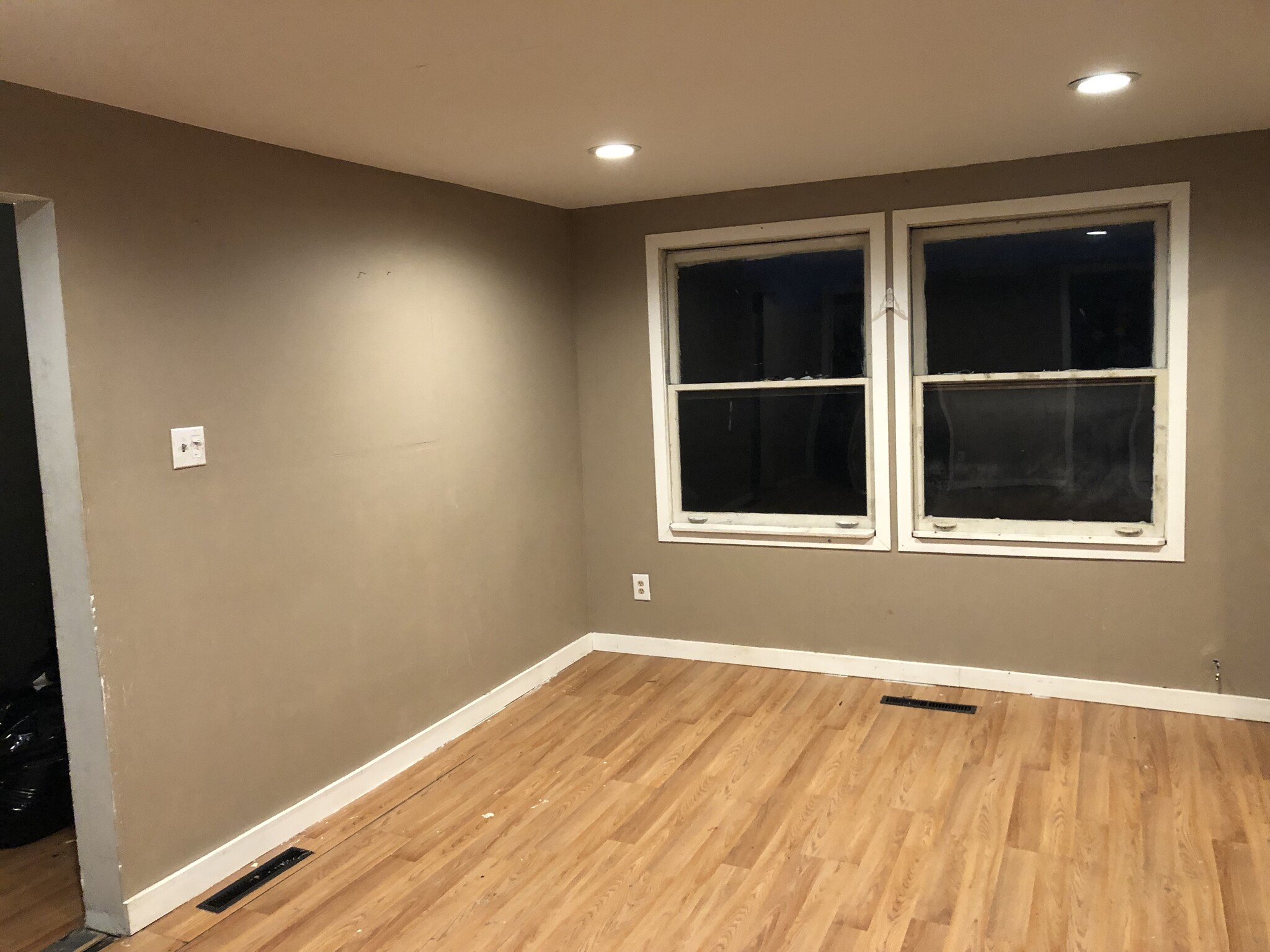 Living room south view - 502 Lucy St