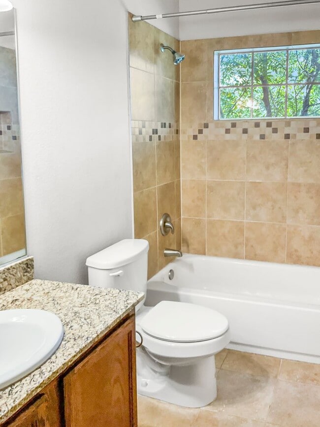 Building Photo - Move-In Ready Townhome Near I-30 & Arlington Entertainment!