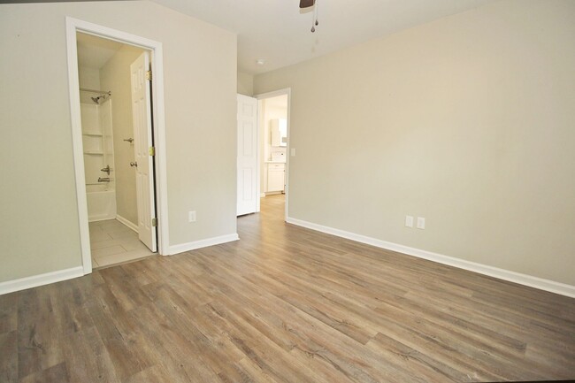 Building Photo - PRE-LEASING FOR 2025! 3 Bedroom, 2 Bath in...