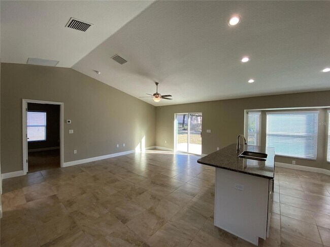 Building Photo - 4110 SW 132nd Ln