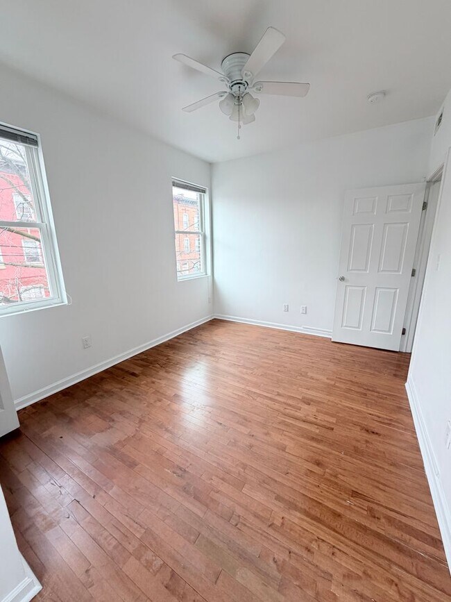 Building Photo - 601 N 39th St