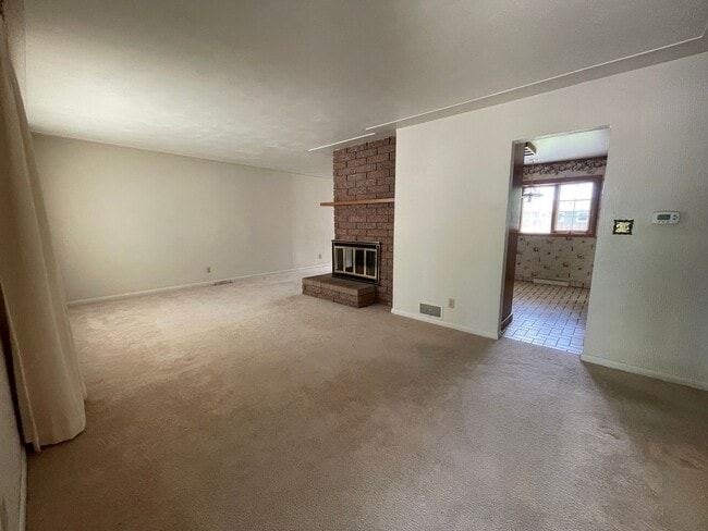 Building Photo - 2310 Fox Dr