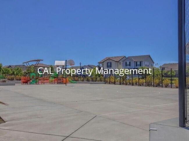 Building Photo - Beautiful 4 bedroom house in East Garrison!