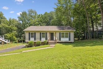 Building Photo - 20 Cherry Laurel Dr