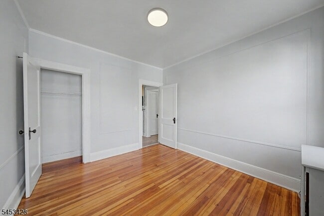 Building Photo - 1329 Alina St