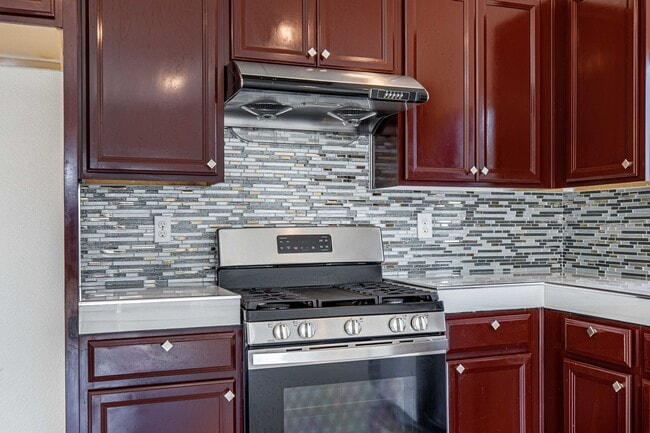 Building Photo - 4 bedroom home for RENT in Manteca with RV...