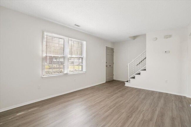 Living Room (2) - Fairmeadow Townhomes