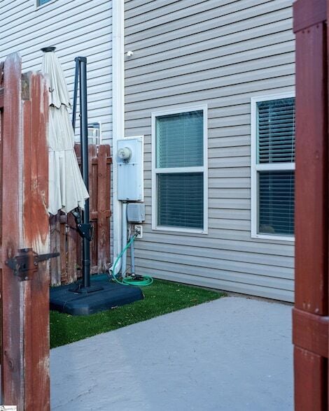 Building Photo - 428 Woodbark Ct