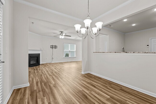 Building Photo - 1211 Nightshade Dr