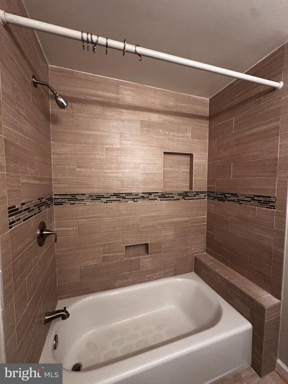 Building Photo - 9612 Whitecedar Ct